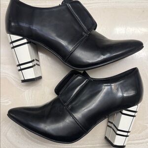 Stylish Black Women's Shoes with Unique block Heel Ankle Booties
